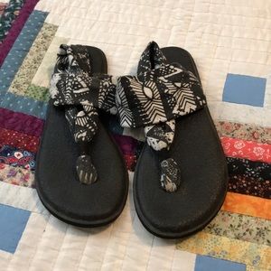 Sanuk yoga sling sandals